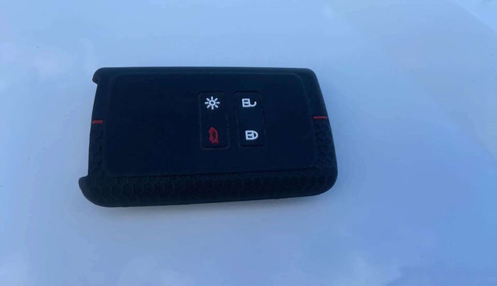 2022 Renault Kiger RXZ MT, Petrol, Manual, 40,194 km, Key Close Up
