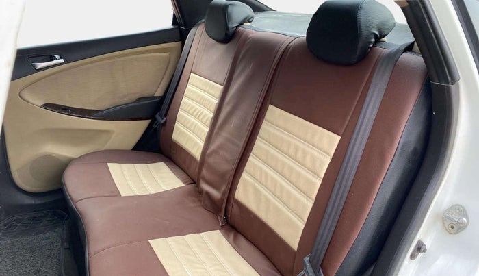 2013 Hyundai Verna FLUIDIC 1.6 VTVT SX, Petrol, Manual, 71,735 km, Right Side Rear Door Cabin