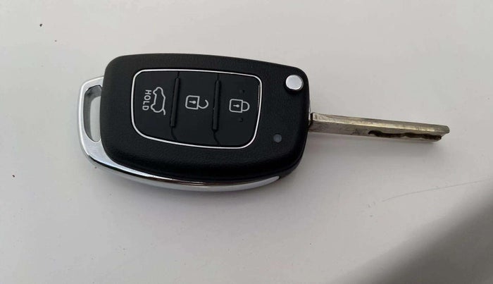 2013 Hyundai Verna FLUIDIC 1.6 VTVT SX, Petrol, Manual, 71,735 km, Key Close Up