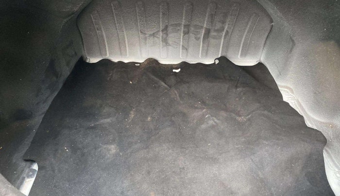 2013 Hyundai Verna FLUIDIC 1.6 VTVT SX, Petrol, Manual, 71,735 km, Boot Inside