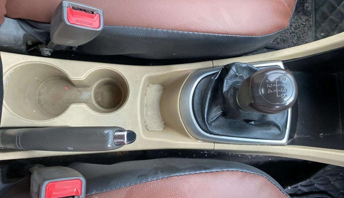 2013 Hyundai Verna FLUIDIC 1.6 VTVT SX, Petrol, Manual, 71,735 km, Gear Lever