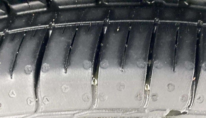 2021 Maruti Dzire ZXI, Petrol, Manual, 49,124 km, Left Front Tyre Tread