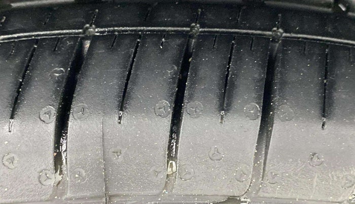 2021 Maruti Dzire ZXI, Petrol, Manual, 49,124 km, Right Front Tyre Tread