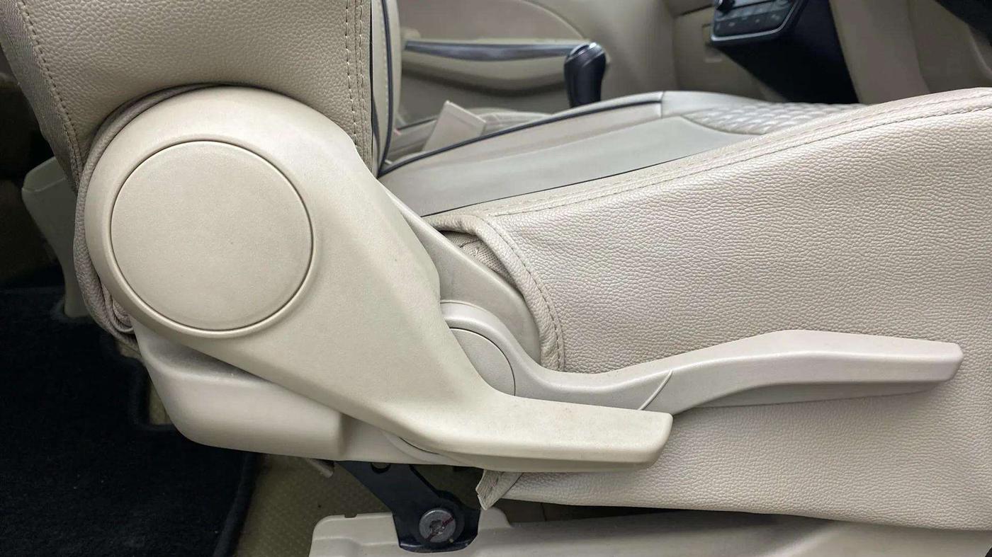 2021 Maruti Dzire ZXI, Petrol, Manual, 49,124 km, Driver Side Adjustment Panel