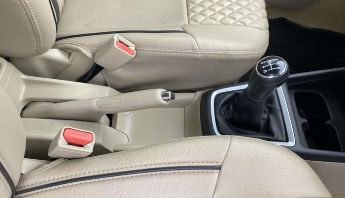 2021 Maruti Dzire ZXI, Petrol, Manual, 49,124 km, Gear Lever