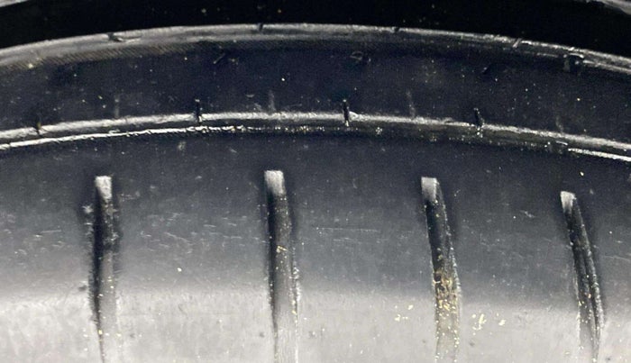 2021 Maruti Dzire ZXI, Petrol, Manual, 49,124 km, Right Rear Tyre Tread