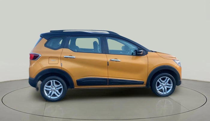 2022 Renault TRIBER RXZ DUAL TONE, Petrol, Manual, 64,345 km, Right Side View