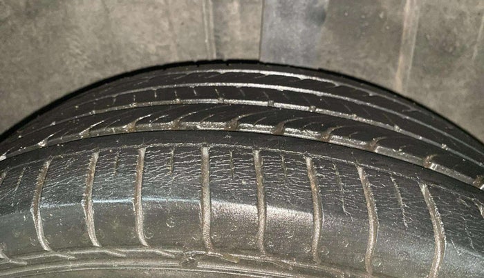 2020 Nissan MAGNITE XV PREMIUM TURBO (O), Petrol, Manual, 29,296 km, Left Rear Tyre Tread