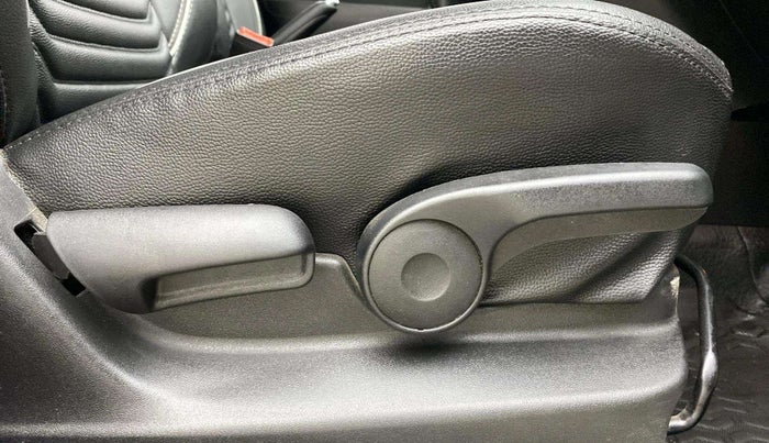 2020 Maruti Vitara Brezza ZXI PLUS, Petrol, Manual, 55,513 km, Driver Side Adjustment Panel