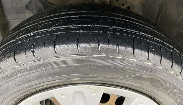 2015 Honda Amaze 1.2L I-VTEC S, Petrol, Manual, 74,621 km, Left Front Tyre Tread