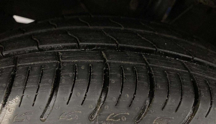 2016 Maruti Baleno DELTA PETROL 1.2, Petrol, Manual, 59,037 km, Left Front Tyre Tread