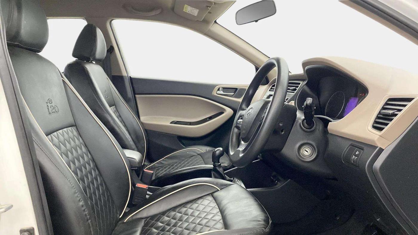 2018 Hyundai Elite i20 ASTA 1.2, Petrol, Manual, 52,327 km, Right Side Front Door Cabin