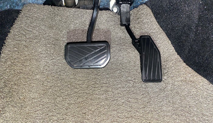 2023 Toyota Glanza V AMT, Petrol, Automatic, 30,032 km, Pedals