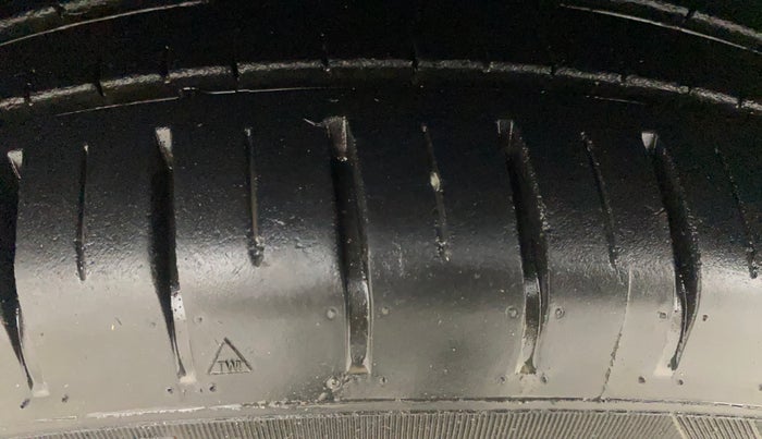 2023 Toyota Glanza V AMT, Petrol, Automatic, 30,032 km, Left Front Tyre Tread