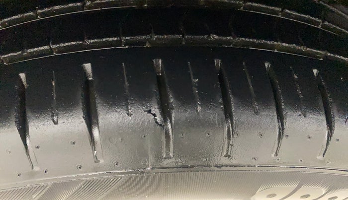 2023 Toyota Glanza V AMT, Petrol, Automatic, 30,032 km, Right Rear Tyre Tread