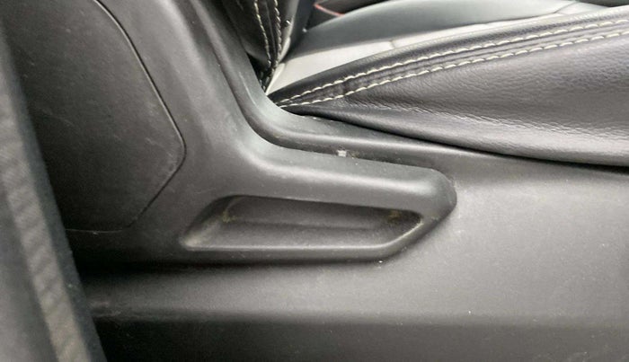 2021 Tata Tiago XT (O) PETROL, Petrol, Manual, 35,040 km, Driver Side Adjustment Panel