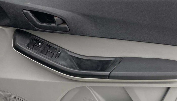2021 Tata Tiago XT (O) PETROL, Petrol, Manual, 35,040 km, Driver Side Door Panels Control