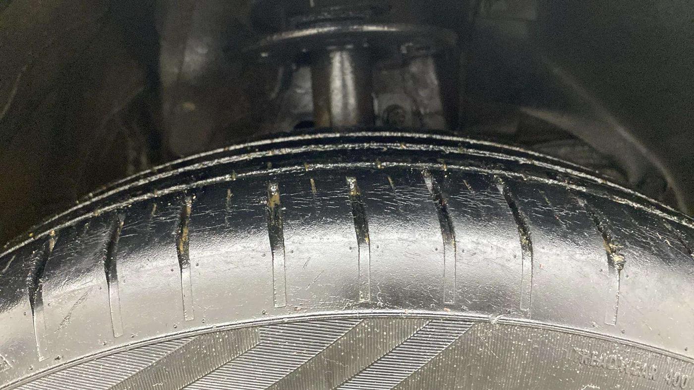 2023 Maruti Dzire ZXI, Petrol, Manual, 51,830 km, Right Front Tyre Tread
