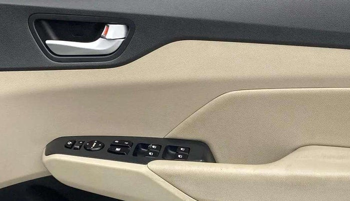 2018 Hyundai Verna 1.6 VTVT SX O, Petrol, Manual, 66,291 km, Driver Side Door Panels Control