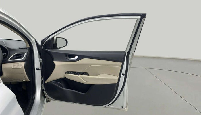 2018 Hyundai Verna 1.6 VTVT SX O, Petrol, Manual, 66,291 km, RHS Front Door