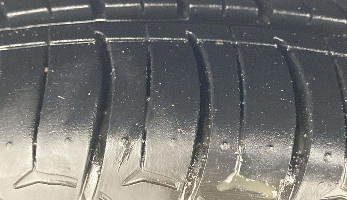 2018 Hyundai Verna 1.6 VTVT SX O, Petrol, Manual, 66,291 km, Left Front Tyre Tread