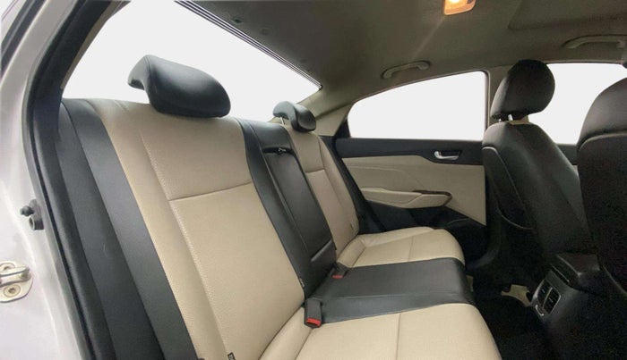 2018 Hyundai Verna 1.6 VTVT SX O, Petrol, Manual, 66,291 km, Right Side Rear Door Cabin