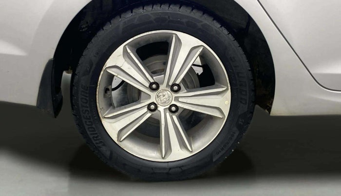 2018 Hyundai Verna 1.6 VTVT SX O, Petrol, Manual, 66,291 km, Right Rear Wheel