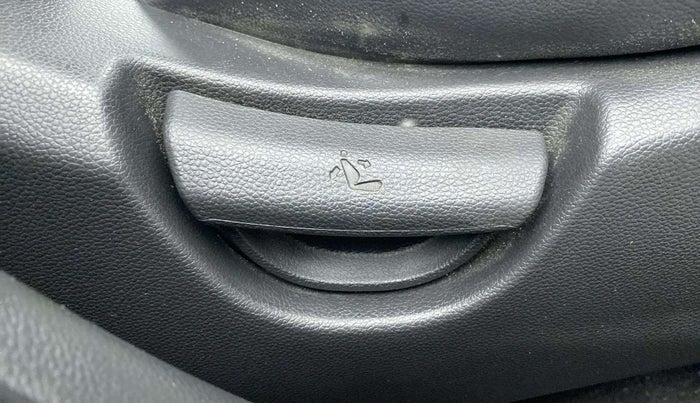 2018 Hyundai Grand i10 SPORTZ AT 1.2 KAPPA VTVT, Petrol, Automatic, 37,288 km, Driver Side Adjustment Panel