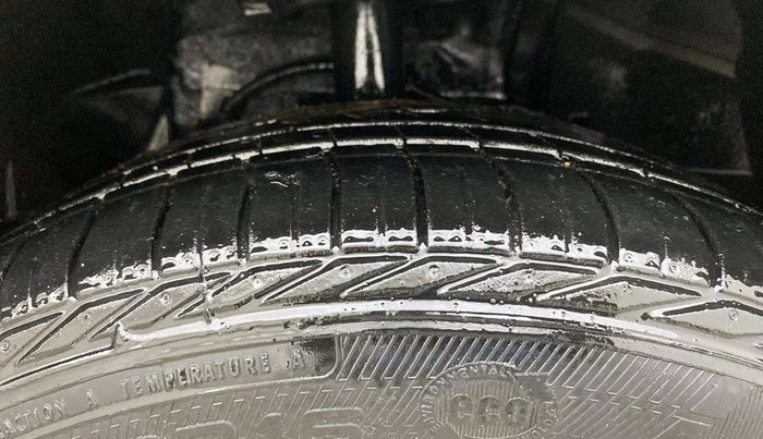 2022 Tata NEXON XZA PLUS (PREMIUM) KAZIRANGA PETROL, Petrol, Automatic, 27,027 km, Right Front Tyre Tread