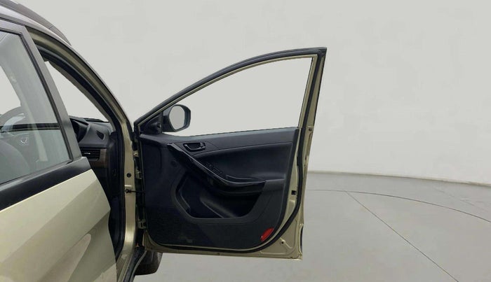 2022 Tata NEXON XZA PLUS (PREMIUM) KAZIRANGA PETROL, Petrol, Automatic, 27,027 km, RHS Front Door