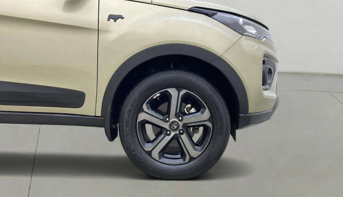 2022 Tata NEXON XZA PLUS (PREMIUM) KAZIRANGA PETROL, Petrol, Automatic, 27,027 km, Right Front Wheel