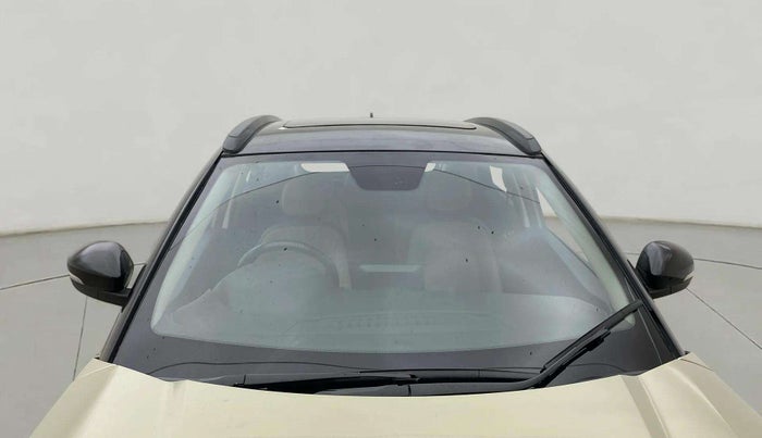 2022 Tata NEXON XZA PLUS (PREMIUM) KAZIRANGA PETROL, Petrol, Automatic, 27,027 km, Front Windshield