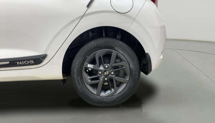 2021 Hyundai GRAND I10 NIOS SPORTZ AMT 1.2 KAPPA VTVT, Petrol, Automatic, 32,318 km, Left Rear Wheel