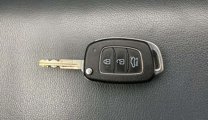 2021 Hyundai GRAND I10 NIOS SPORTZ AMT 1.2 KAPPA VTVT, Petrol, Automatic, 32,318 km, Key Close Up