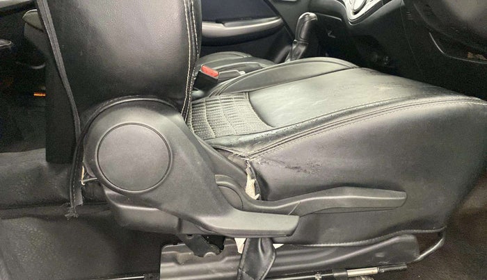 2019 Maruti Baleno ZETA PETROL 1.2, CNG, Manual, 60,286 km, Driver Side Adjustment Panel