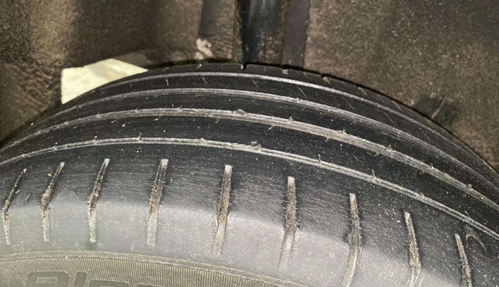 2019 Maruti Baleno ZETA PETROL 1.2, CNG, Manual, 60,286 km, Right Rear Tyre Tread