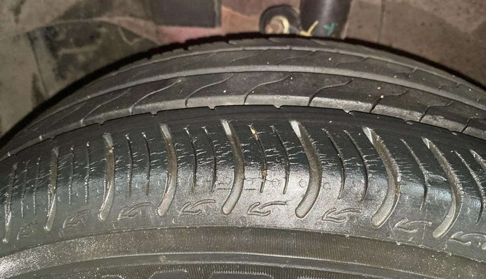 2022 Honda Amaze 1.2L I-VTEC VX CVT, Petrol, Automatic, 13,340 km, Left Front Tyre Tread