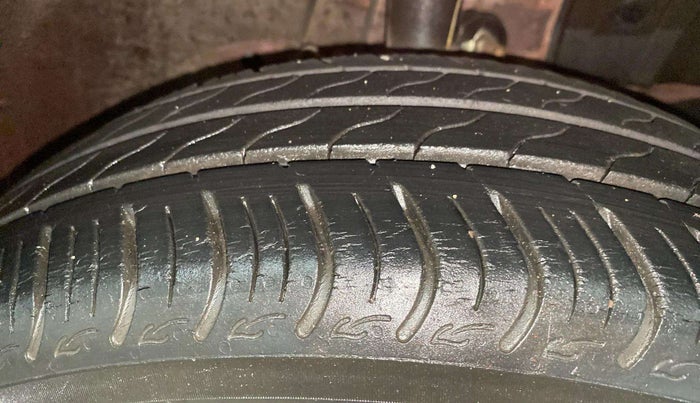 2022 Honda Amaze 1.2L I-VTEC VX CVT, Petrol, Automatic, 13,340 km, Right Front Tyre Tread