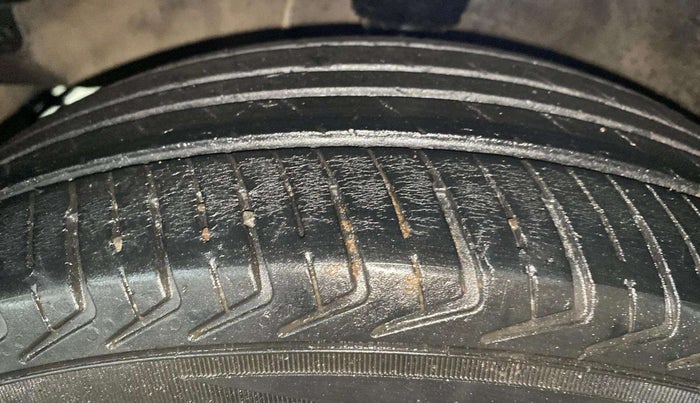 2014 Hyundai i10 MAGNA 1.1, Petrol, Manual, 28,531 km, Left Rear Tyre Tread