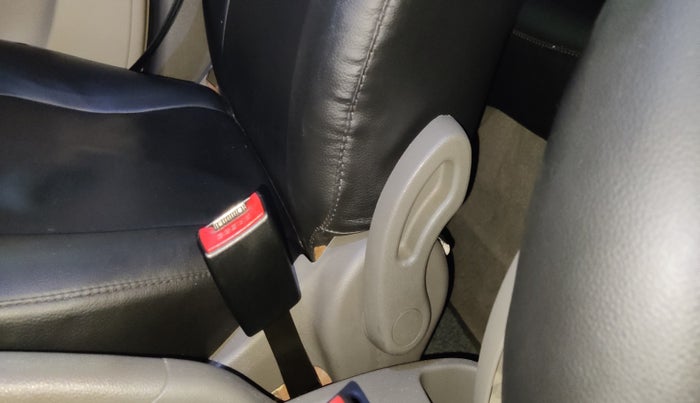 2014 Hyundai i10 MAGNA 1.1, Petrol, Manual, 28,531 km, Driver Side Adjustment Panel