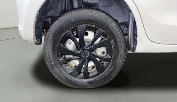 2018 Maruti Swift LXI, Petrol, Manual, 64,201 km, Right Rear Wheel