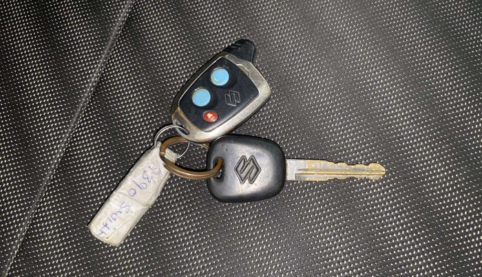 2018 Maruti Swift LXI, Petrol, Manual, 64,201 km, Key Close Up