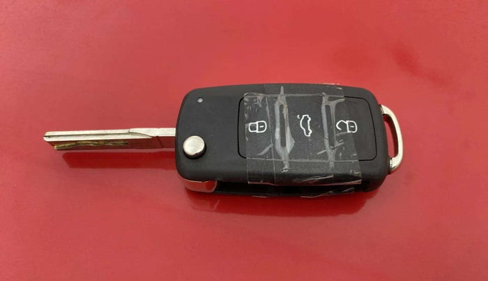 2013 Skoda Rapid 1.6 MPI ACTIVE, Petrol, Manual, 90,860 km, Key Close Up