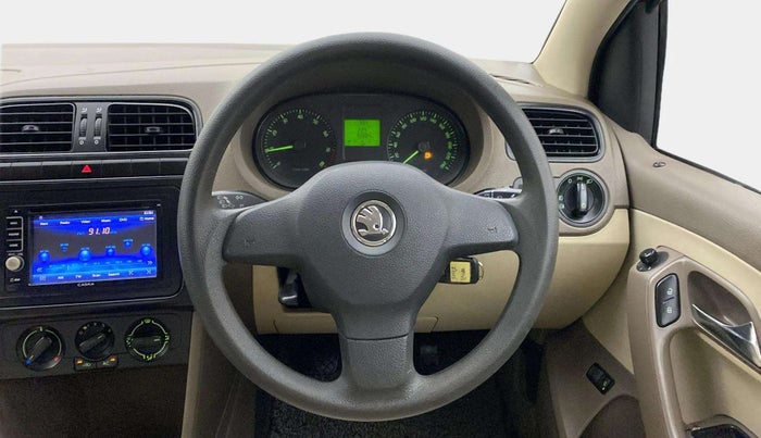 2013 Skoda Rapid 1.6 MPI ACTIVE, Petrol, Manual, 90,860 km, Steering Wheel Close Up