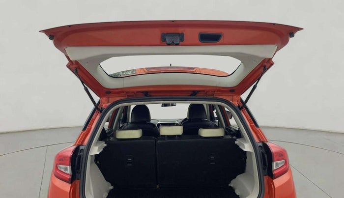 2019 Mahindra XUV300 W8 1.5 DIESEL, Diesel, Manual, 45,119 km, Boot Door Open