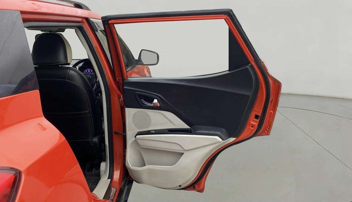 2019 Mahindra XUV300 W8 1.5 DIESEL, Diesel, Manual, 45,119 km, RHS Rear Door