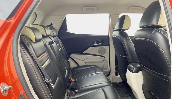 2019 Mahindra XUV300 W8 1.5 DIESEL, Diesel, Manual, 45,119 km, Right Side Rear Door Cabin