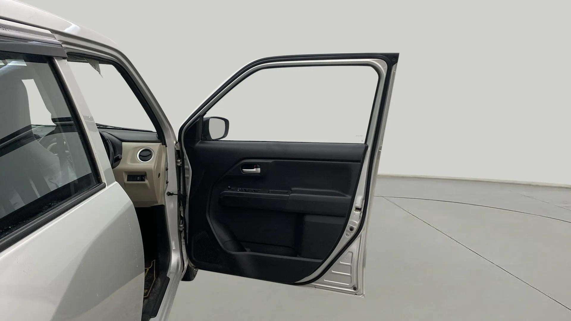 RHS-Front-Door-Open-32