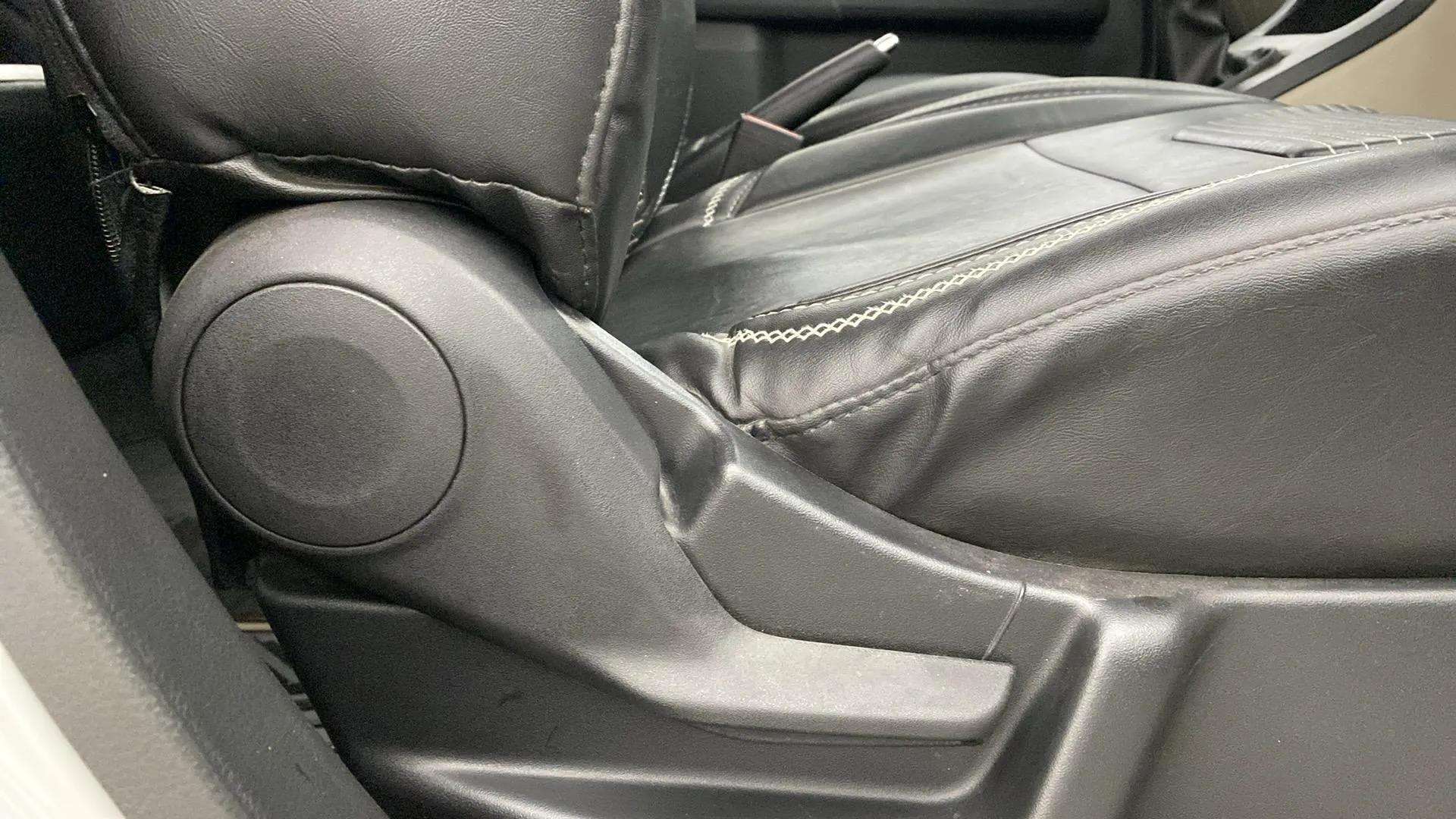 Driver-side-adjustment-panel-40