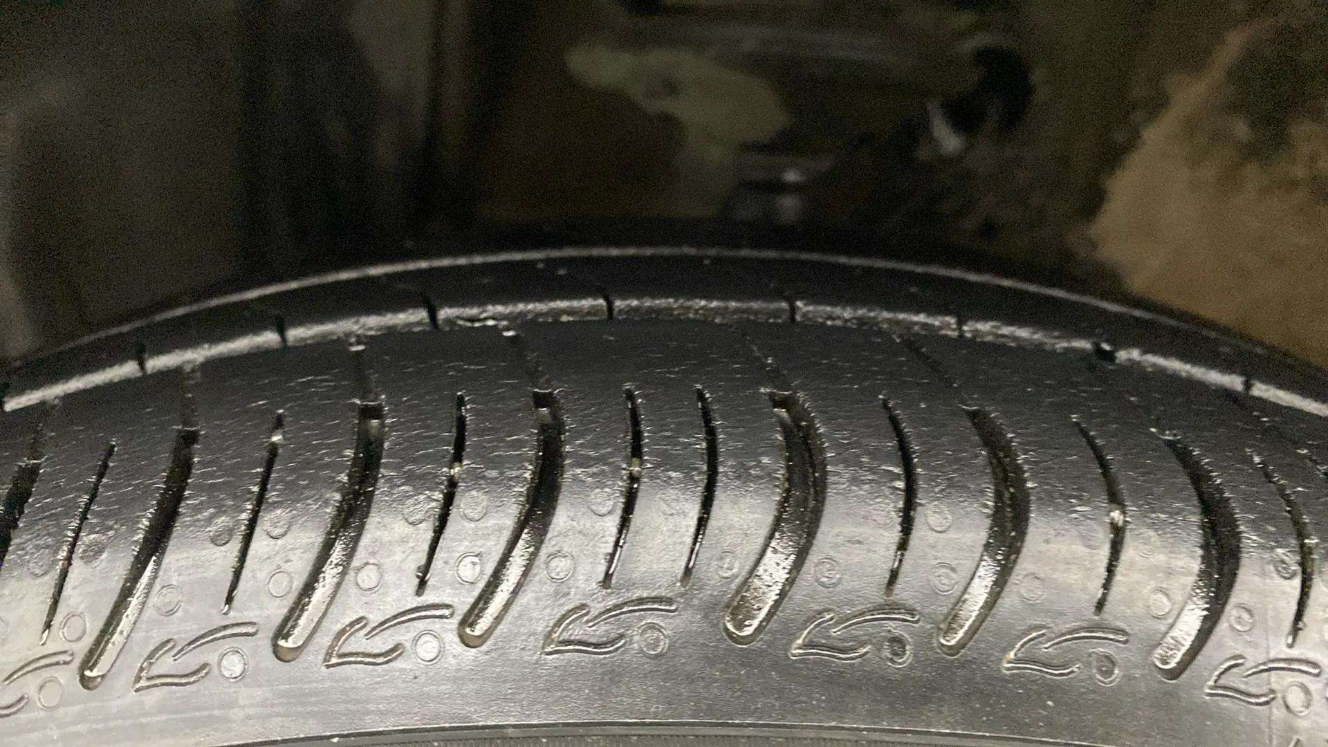LHS-Front-Tyre-Tread-20